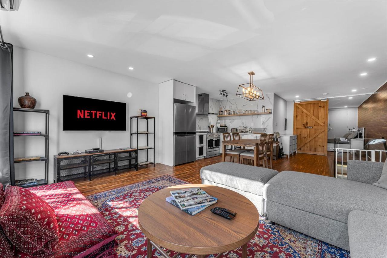 Amazing Fully Renovated Apartment On Queen St. Торонто Экстерьер фото