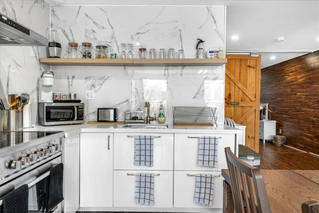 Amazing Fully Renovated Apartment On Queen St. Торонто Экстерьер фото