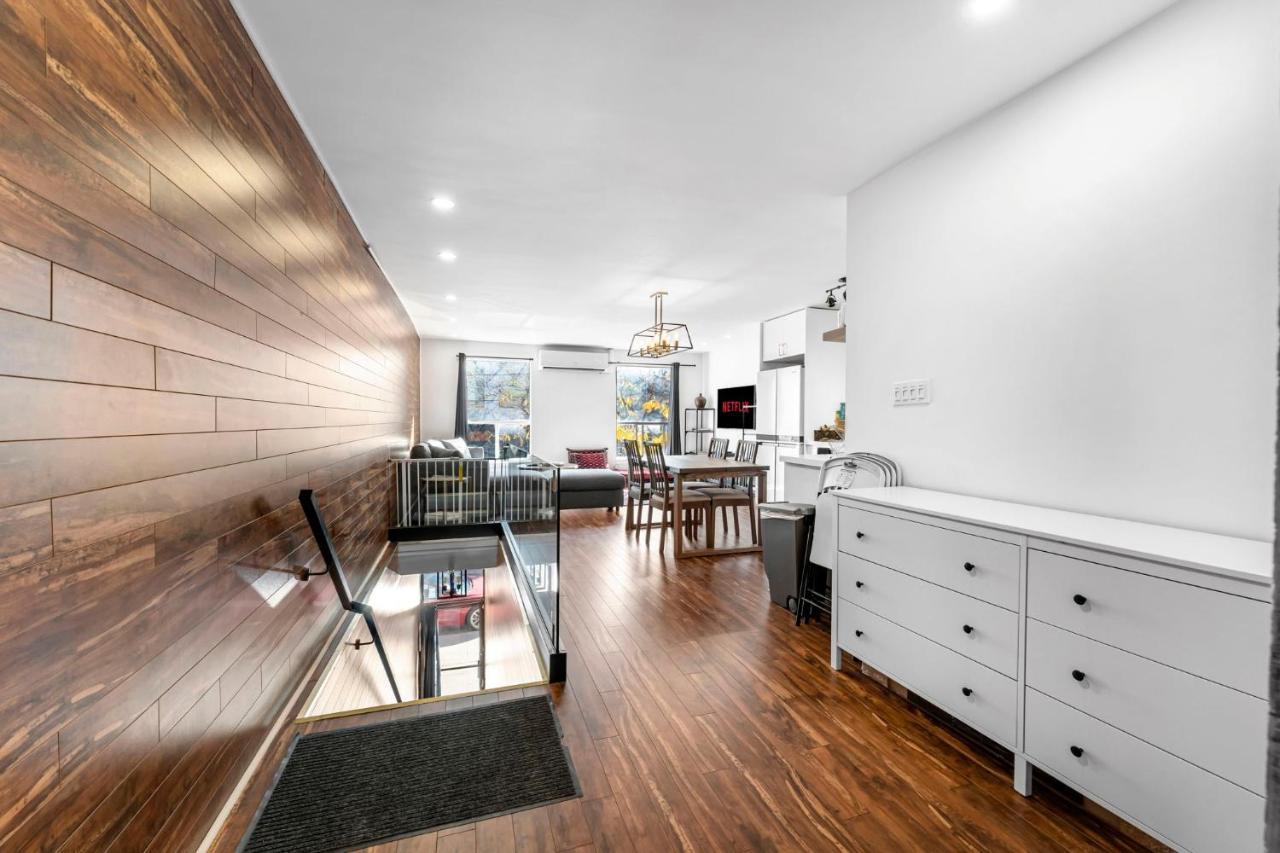 Amazing Fully Renovated Apartment On Queen St. Торонто Экстерьер фото